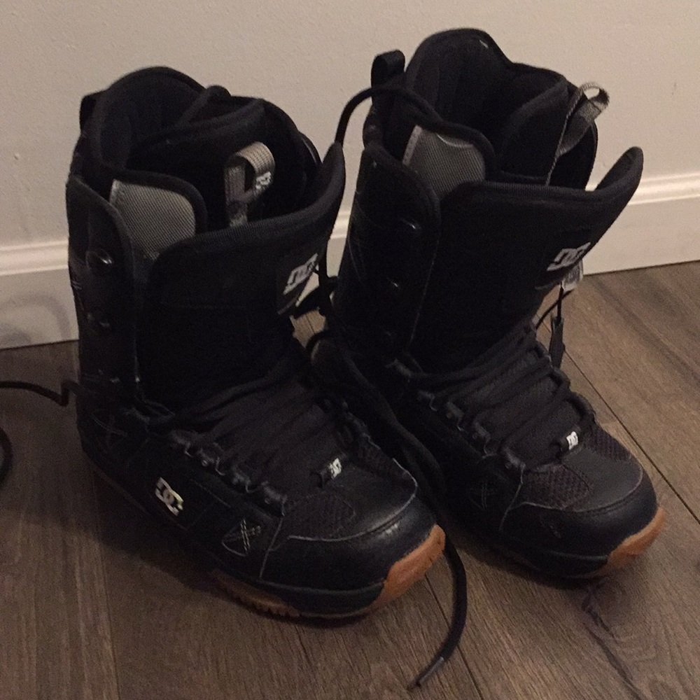 DC Snowboarding boots size 7 Mens